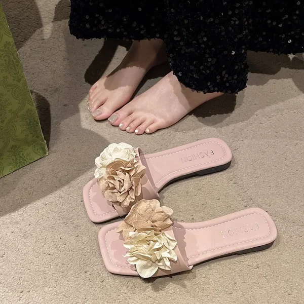 2025 New Style Fashionable Flower Women's Cold Slippers Flat Bottom One Word Slippers - Image 2