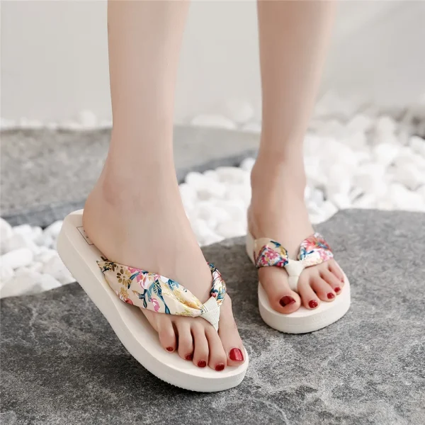 2025 New Summer Fashion Ladies Platform Beach Flip Flops Wedge Slippers for Women PVC PU Rubber Women's Summer Flat Shoes - Image 4