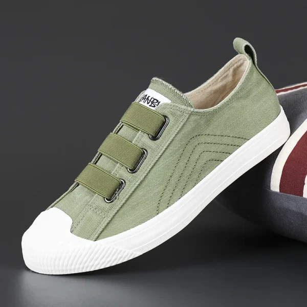 2025 Breathable Flat Trendy Canvas Skateboarding Shoes Leisure Round Toe Men Canvas Sneakers
