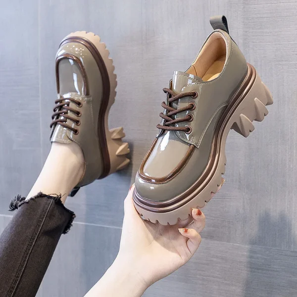 2025  Fashion Leather Women Loafers Shoes High Quality Casual Loafers Women