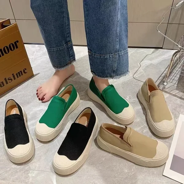 2025 Fashion Comfortable Flat White Women Slip on Walking Casual Shoes