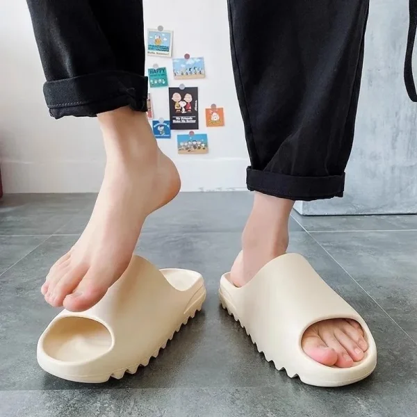 2025 Men's Summer Fashionable Outdoor Flip Flops Trendy Non-Slip Korean Style Personality Slippers for Couples in Large Sizes - Image 3