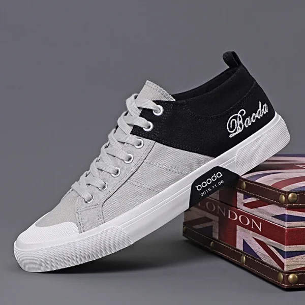 2025 Breathable Walking Footwear Men Trendy Flat Skateboard Sports Soft Sole Cloth Casual Sneakers Fashion Canvas Shoes