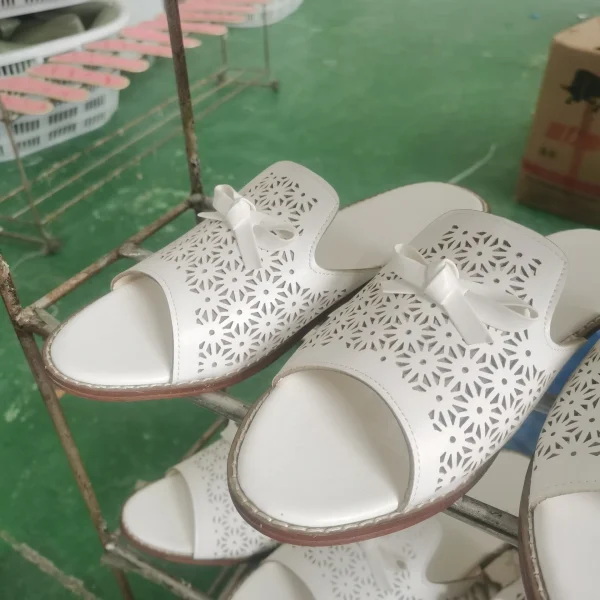 2025 New Fashion Women's Summer Soft Sole Light New Fashion Flat Platform Sandals for Women and Ladies - Image 6