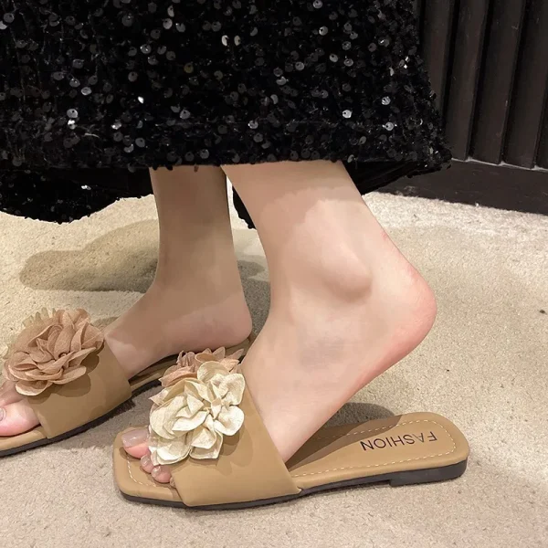 2025 New Style Fashionable Flower Women's Cold Slippers Flat Bottom One Word Slippers - Image 3